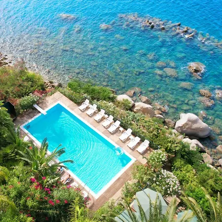 Aparthotel Anita 4*