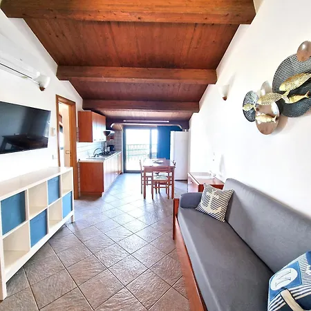 Anita 4*