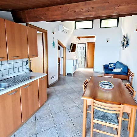 Anita 4*