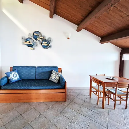 Anita 4*