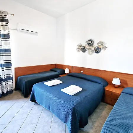 Aparthotel Anita 4*
