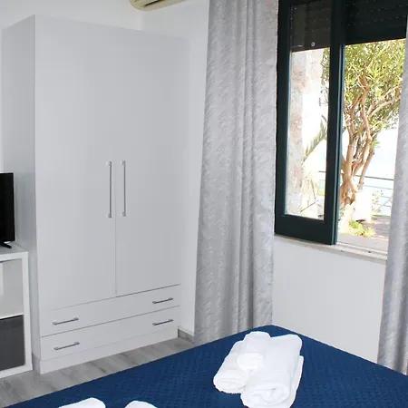 Villa Anita Apartments Aparthotel 4*