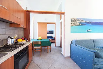 Anita 4*