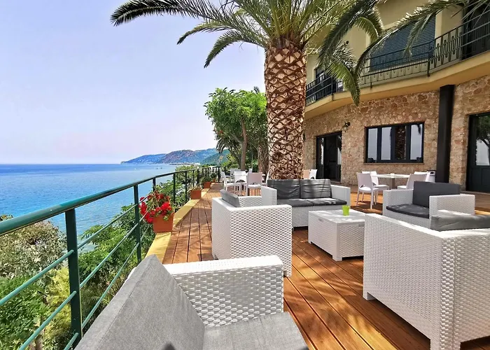 Anita Aparthotel Capo dʼOrlando